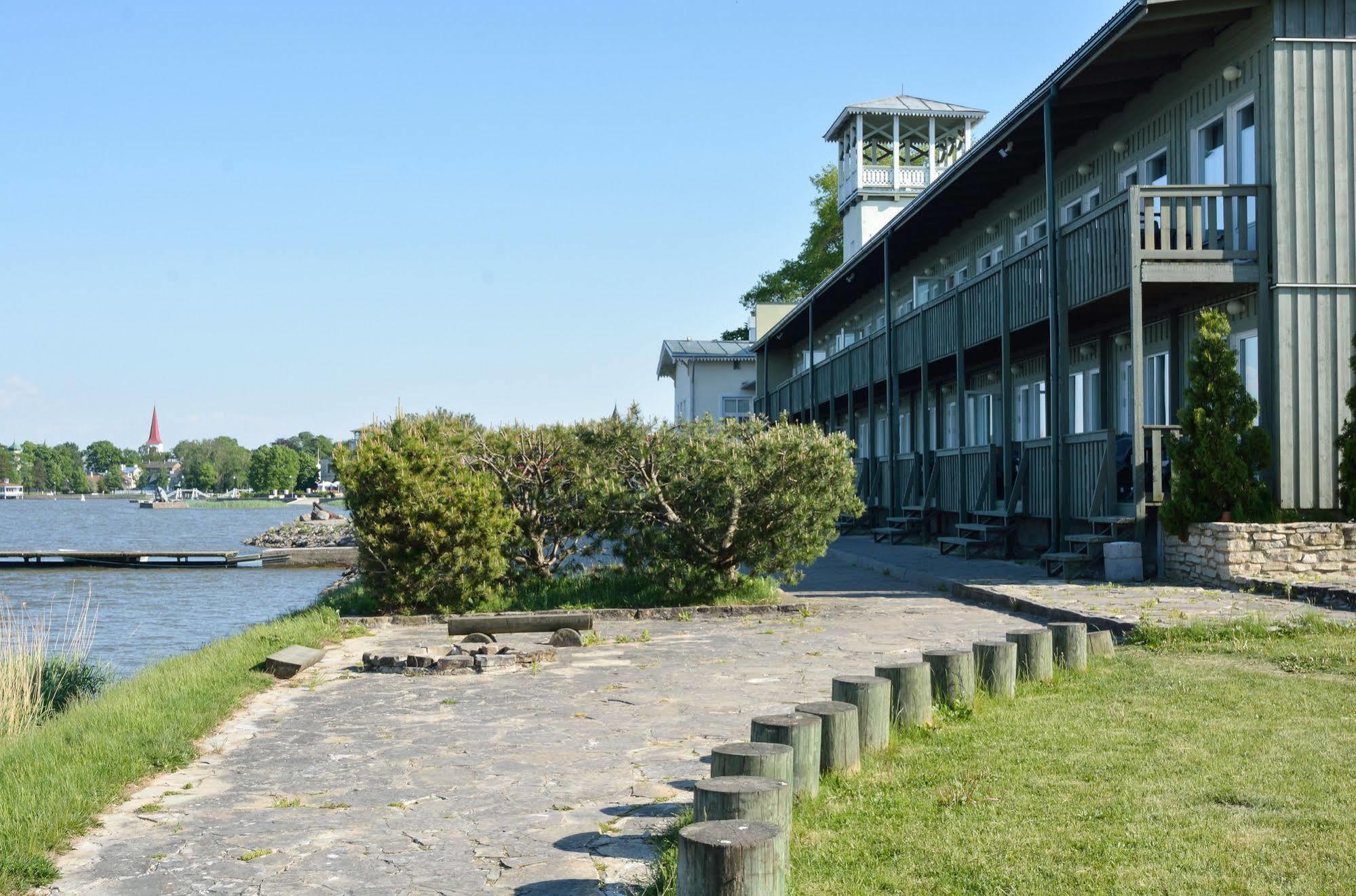 Hotel Promenaadi Haapsalu Exterior foto